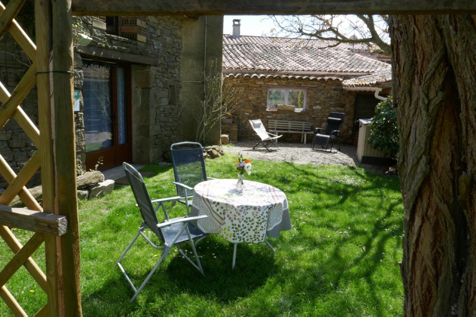 La Petite Maison Dans La Prairie Cassaignes Luaran gambar